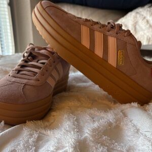 Brand New Womens Adidas VL Court Pink and Gold Platform Sneakers with gum sole